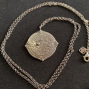 SILPADA Elegant STERLING Silver NOBLE Pendant Necklace